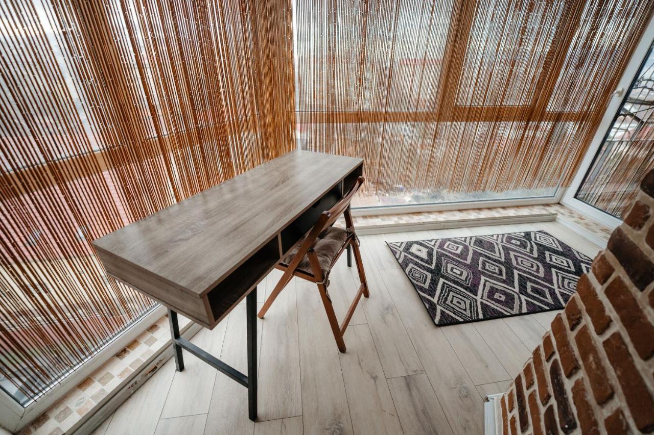 Bright And Cozy Design Apt With Office Appartamento Cluj-Napoca Esterno foto