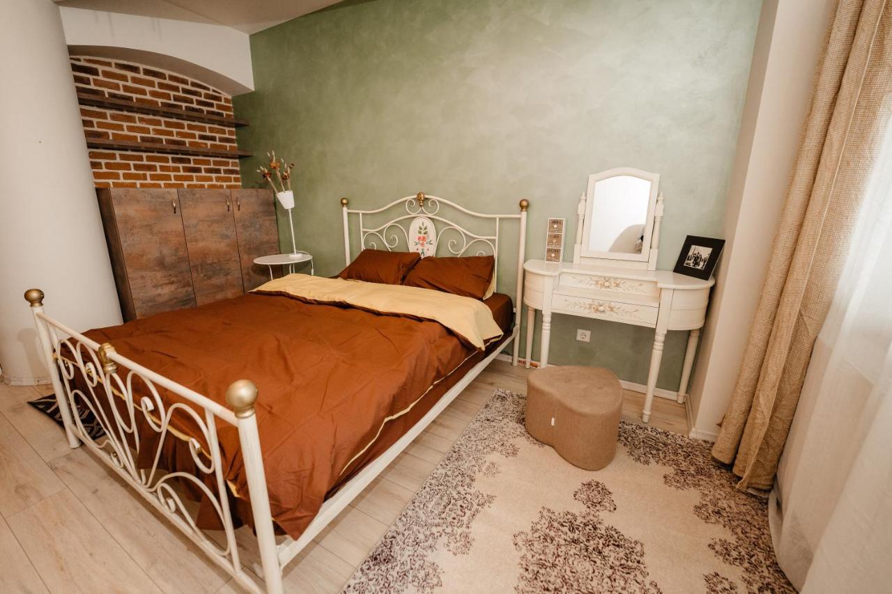 Bright And Cozy Design Apt With Office Appartamento Cluj-Napoca Esterno foto